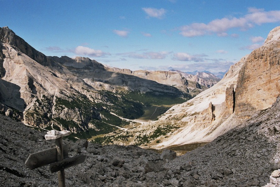 Vy från Forcella del Lago mot Fanesdalen