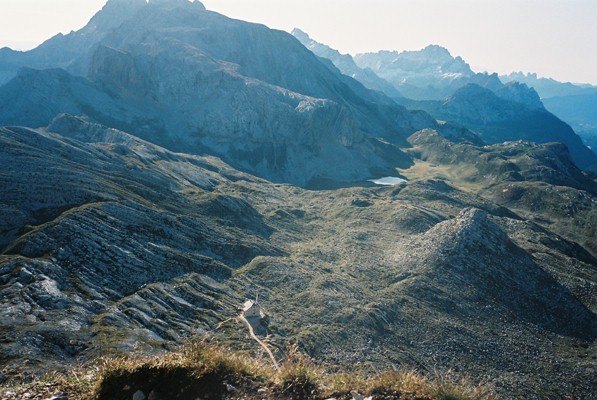 Vy över Rifugio Biella från Seekofel.